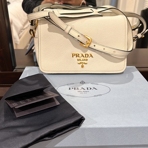 This Prada Vitello Phenix Flap Crossbody Bianco - Picture 2 of 8